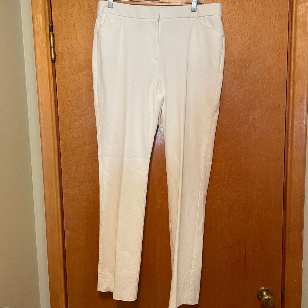 Chico's White Khakis Sz 1.5 (10) Mint Cond Stretch